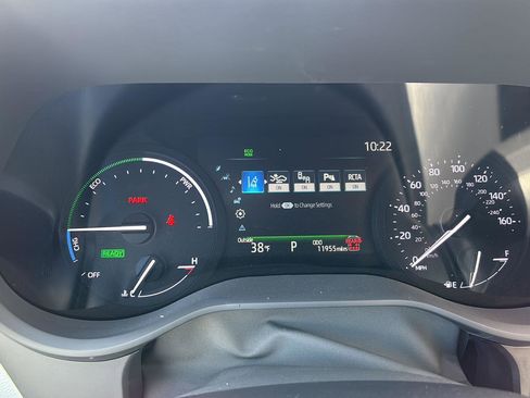 Used 2025 Toyota Sienna XLE w/ XLE Plus Package image 3