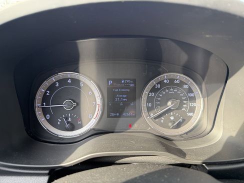 Used 2021 Hyundai Venue SE image 24