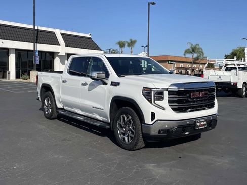 New 2026 GMC Sierra 1500 SLT w/ SLT Premium Package image 3