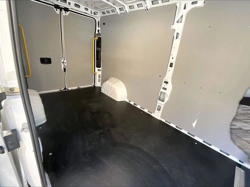 Used 2025 RAM ProMaster 2500 w/ Convenience Group image 28