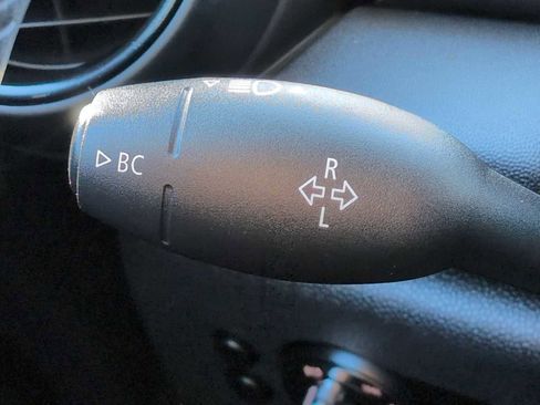 Used 2019 MINI Cooper 2-Door Hardtop image 27