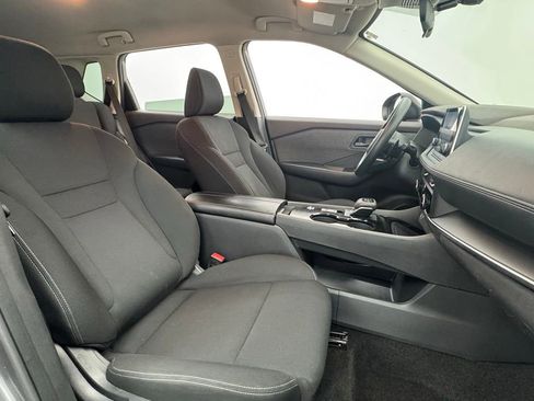 Used 2023 Nissan Rogue S image 31