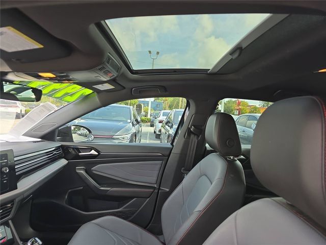 Used 2025 Volkswagen Jetta GLI Autobahn FWD image 22