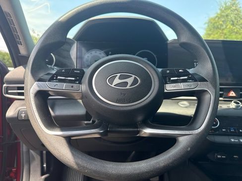 Used 2024 Hyundai Elantra SEL FWD image 7
