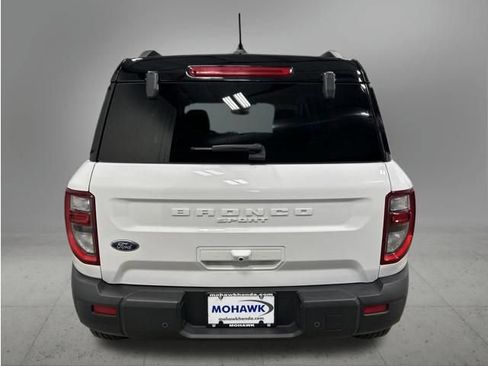 Used 2025 Ford Bronco Sport Outer Banks AWD/4WD image 4