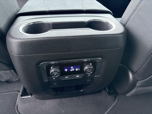 New 2026 Chevrolet Suburban Premier w/ Sun And Tow Package AWD/4WD image 17