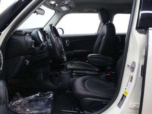 Used 2021 MINI Cooper 4-Door Hardtop w/ Storage Package image 7