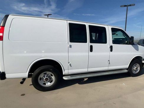 Used 2024 GMC Savana 2500 w/ Driver Convenience Package image 9
