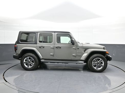 Used 2021 Jeep Wrangler Unlimited Sahara w/ Safety Group image 5