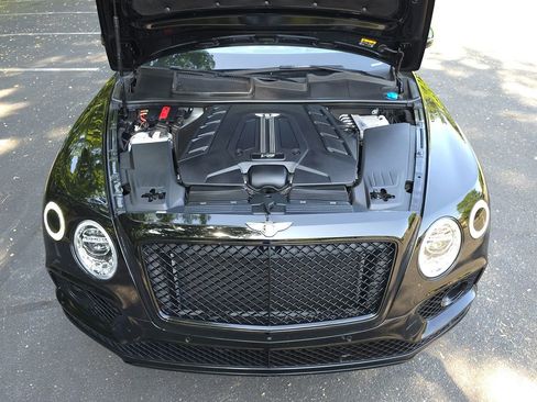 Used 2020 Bentley Bentayga Design Series image 73