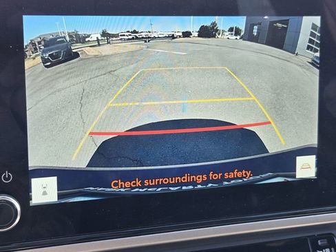 Used 2025 Toyota Camry SE image 18