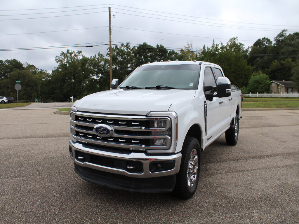 Used 2024 Ford F250 Lariat w/ Lariat Ultimate Package AWD/4WD image 3