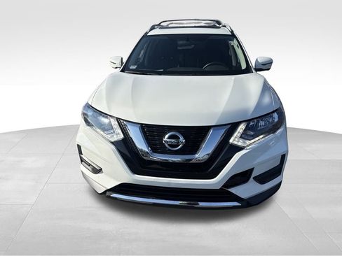 Used 2017 Nissan Rogue SV image 8