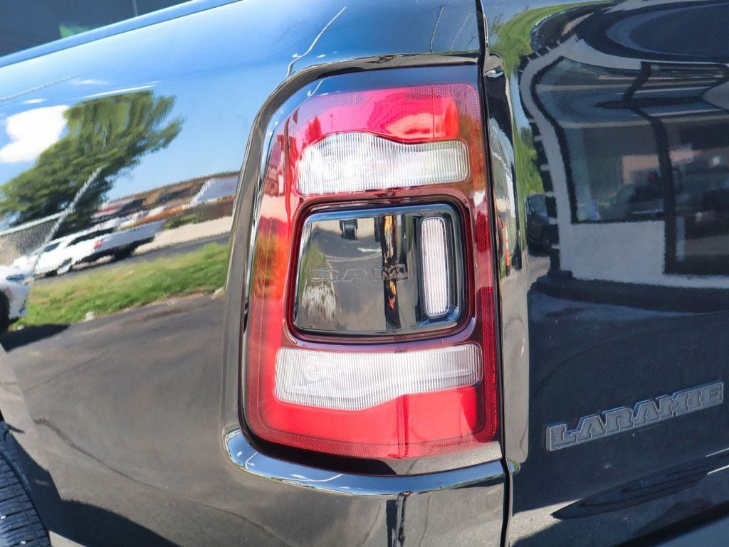 Used 2023 RAM 1500 Laramie AWD/4WD image 12
