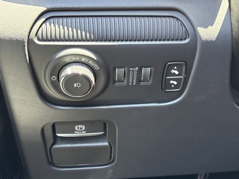 Used 2024 Jeep Grand Wagoneer Series III w/ Rear Seat Video Group 1 AWD/4WD image 33