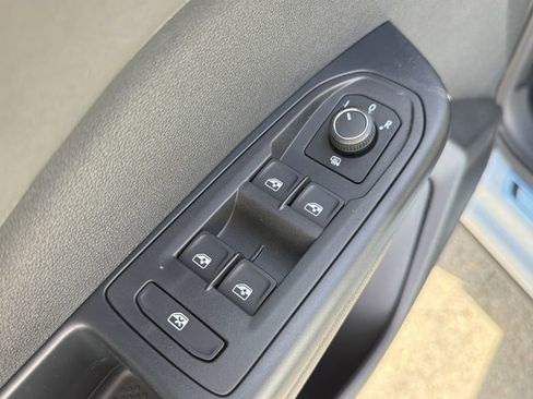 New 2026 Volkswagen Taos SE image 23