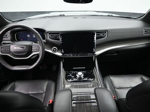 Used 2022 Jeep Wagoneer Series III image 25