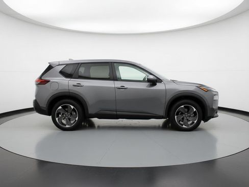 Used 2025 Nissan Rogue SV FWD image 11
