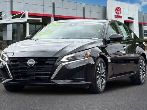 Used 2024 Nissan Altima 2.5 SV FWD image 8