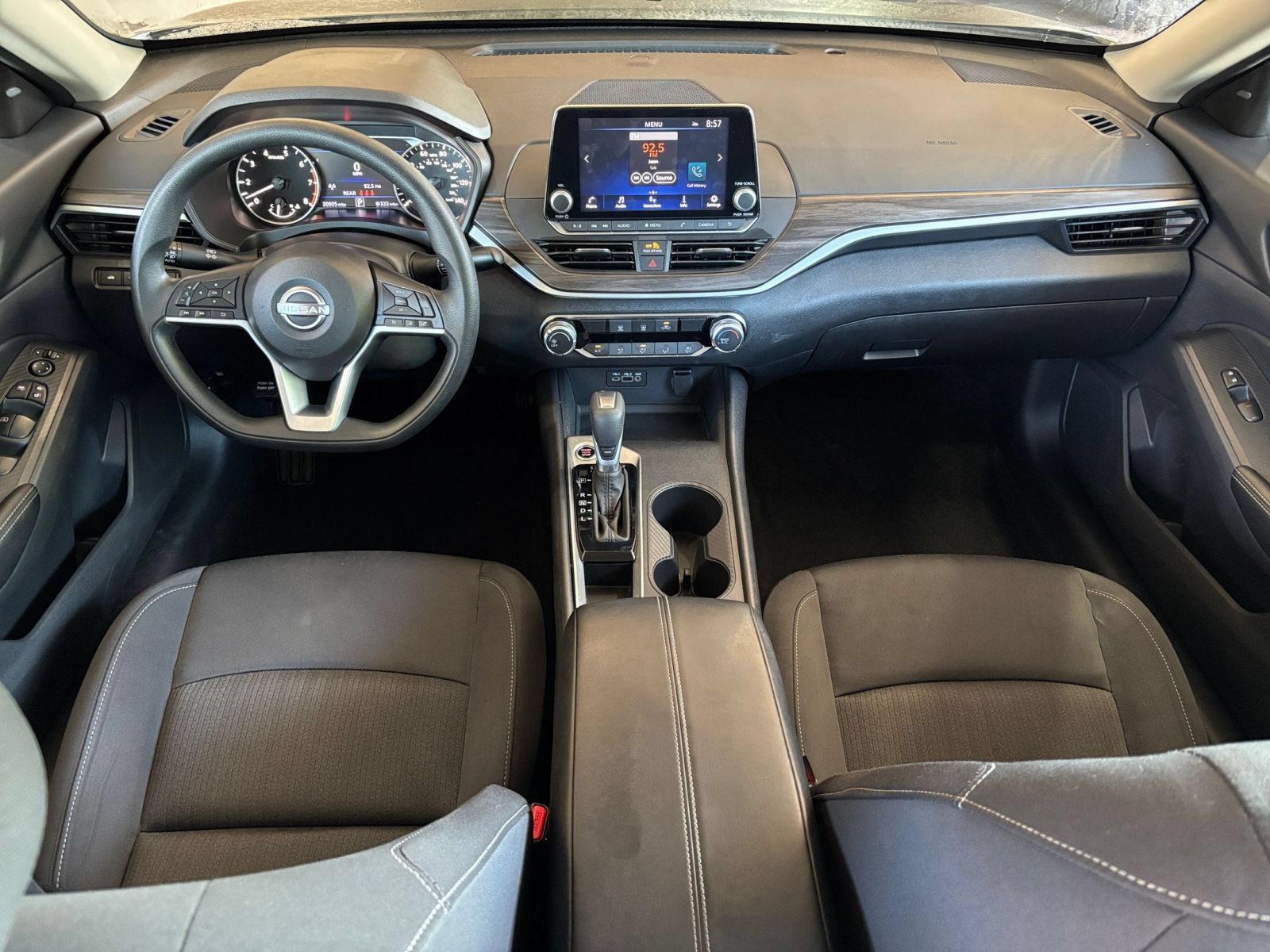 Used 2025 Nissan Altima 2.5 SV FWD image 32