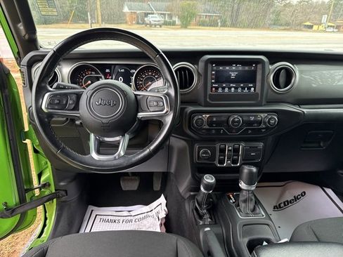 Used 2019 Jeep Wrangler Unlimited Sahara image 27