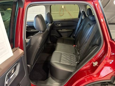 Certified 2023 Nissan Rogue Platinum AWD/4WD image 10