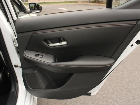 Used 2023 Nissan Sentra SR w/ SR Premium Package FWD image 24