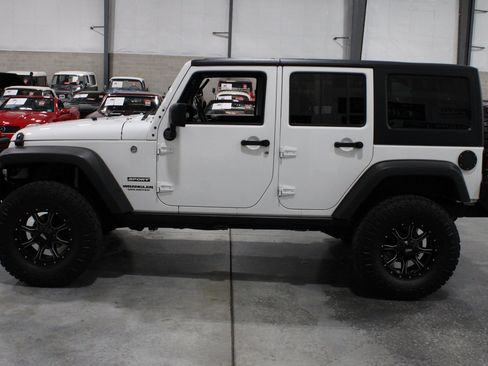 Used 2016 Jeep Wrangler Unlimited Sport w/ Quick Order Package 24S AWD/4WD image 13
