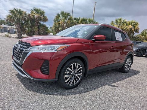 Used 2024 Nissan Kicks SV FWD image 7