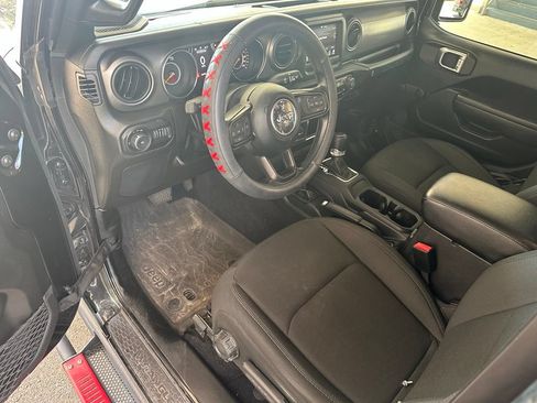 Used 2022 Jeep Wrangler Sport AWD/4WD image 12