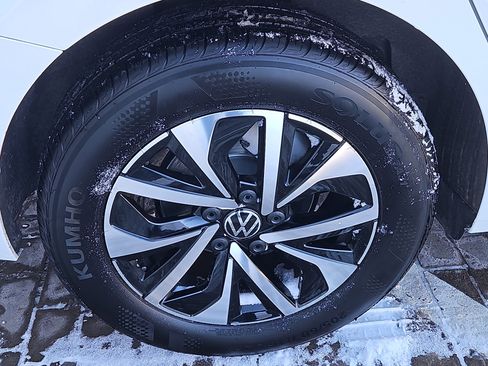 Certified 2024 Volkswagen Jetta S image 24