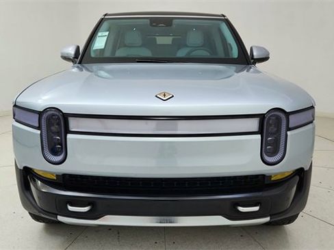 Used 2023 Rivian R1S Launch Edition image 2