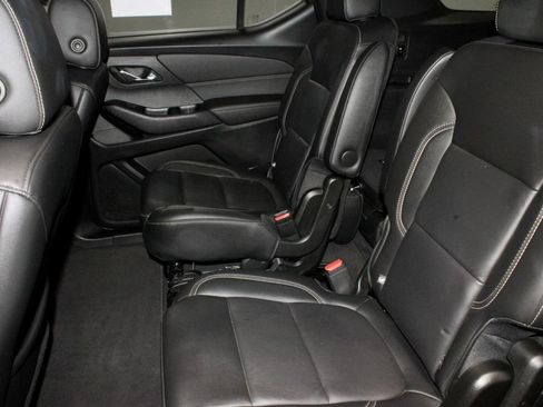 Used 2023 Chevrolet Traverse LT FWD image 23