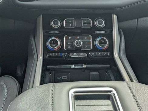 Used 2024 GMC Yukon XL Denali image 22