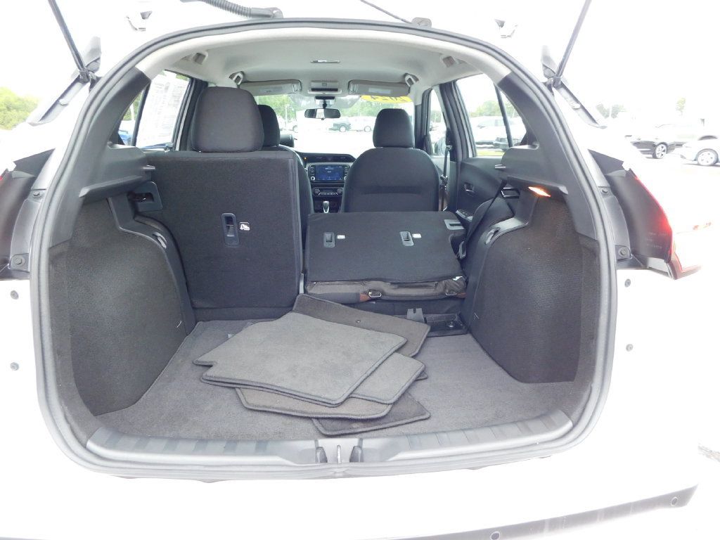 Used 2024 Nissan Kicks SR FWD image 21