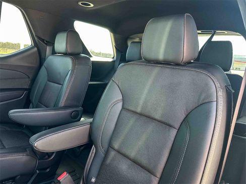 Used 2022 Chevrolet Traverse High Country w/ LPO, Floor Liner Package image 19