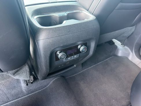 Used 2025 Buick Enclave Preferred image 10