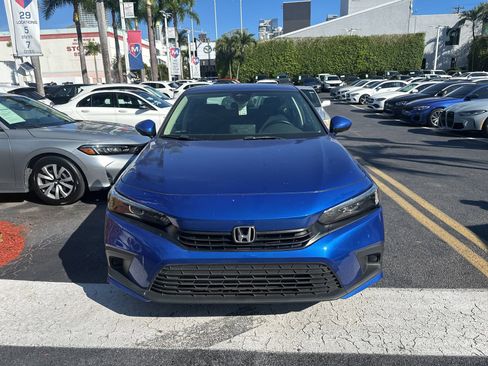 Certified 2022 Honda Civic EX image 2