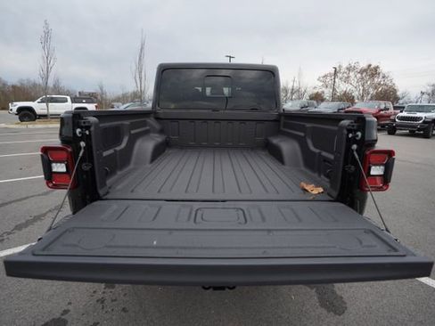 Used 2026 Jeep Gladiator Rubicon AWD/4WD image 16