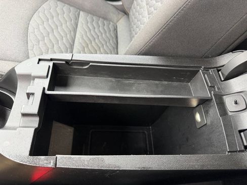 Used 2021 Chevrolet Equinox LT image 36