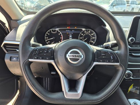 Used 2021 Nissan Altima 2.5 SV AWD/4WD image 17