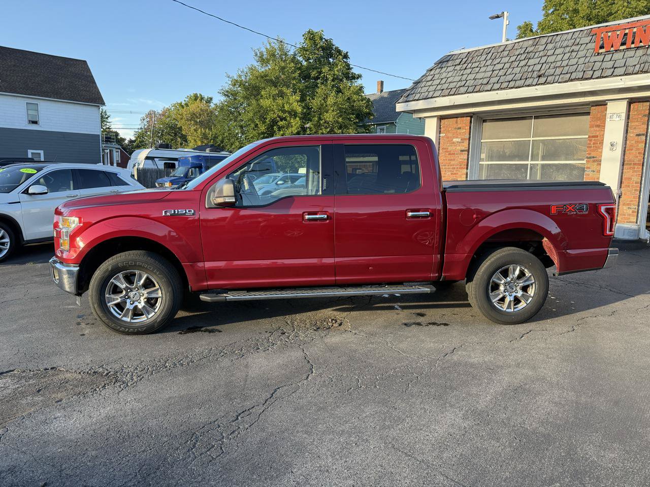 Used 2015 Ford F150 XLT w/ Equipment Group 302A Luxury AWD/4WD image 8