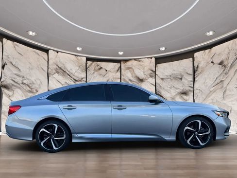 Used 2018 Honda Accord Sport image 4