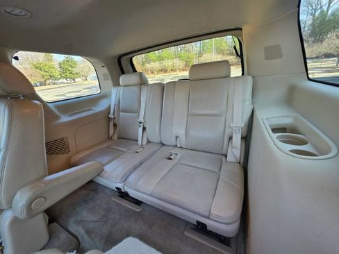 Used 2007 Cadillac Escalade AWD w/ Information Package image 22