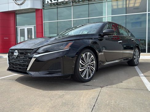 New 2025 Nissan Altima 2.5 SL image 2