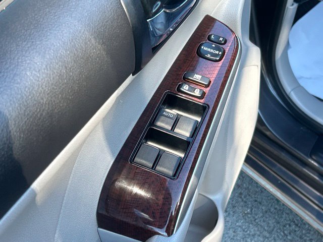 Used 2012 Toyota Camry XLE w/ Leather Pkg FWD image 20