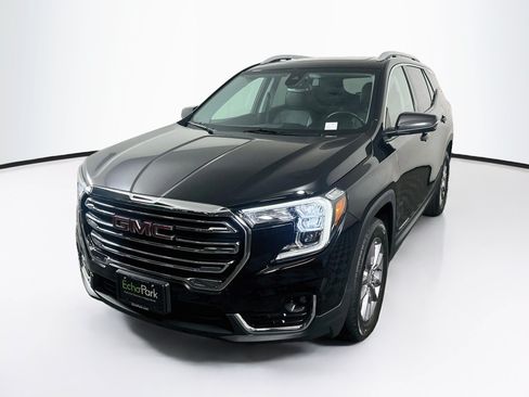 Used 2023 GMC Terrain SLT w/ Infotainment Package II AWD/4WD image 3