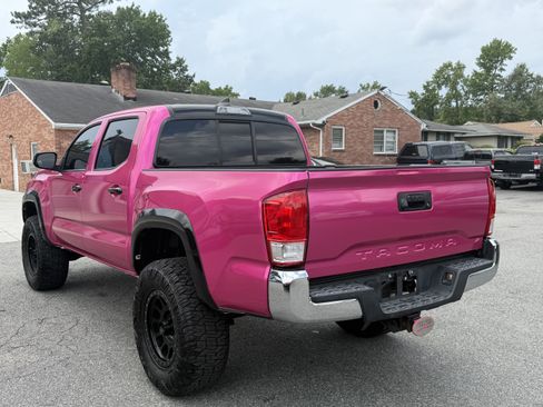 Used 2016 Toyota Tacoma SR5 w/ SR5 Appearance Package (SN) RWD image 8