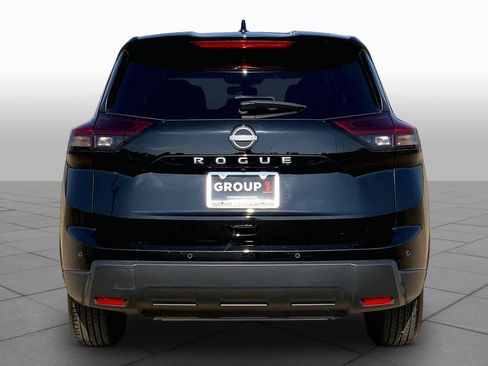 Used 2025 Nissan Rogue SV FWD image 5