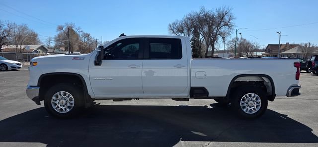 Used 2024 Chevrolet Silverado 3500 LT w/ Convenience Package AWD/4WD image 3